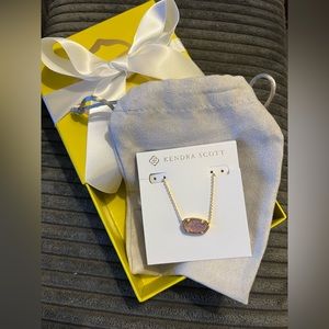 Kendra Scott Elisa Gold Pendant Necklace in Rose Quartz